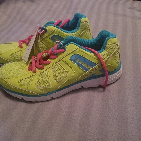 Girls yellow running shoes - Picture 2 of 4